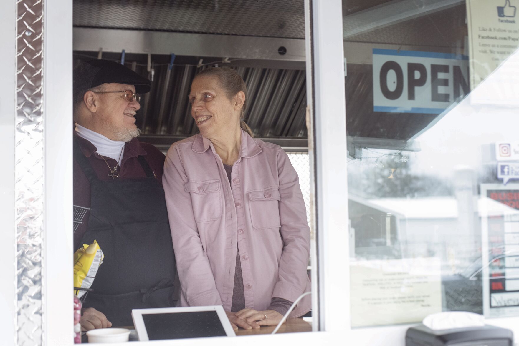 Chef-turned-pastor opens food truck to give back to community